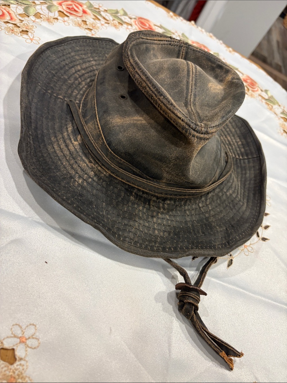 Outdoor Distressed Brown Leather Safari Hat